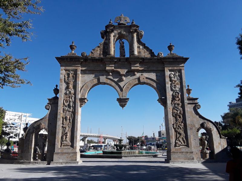 Guadalajara Private Tour - Arcos de Zapopan