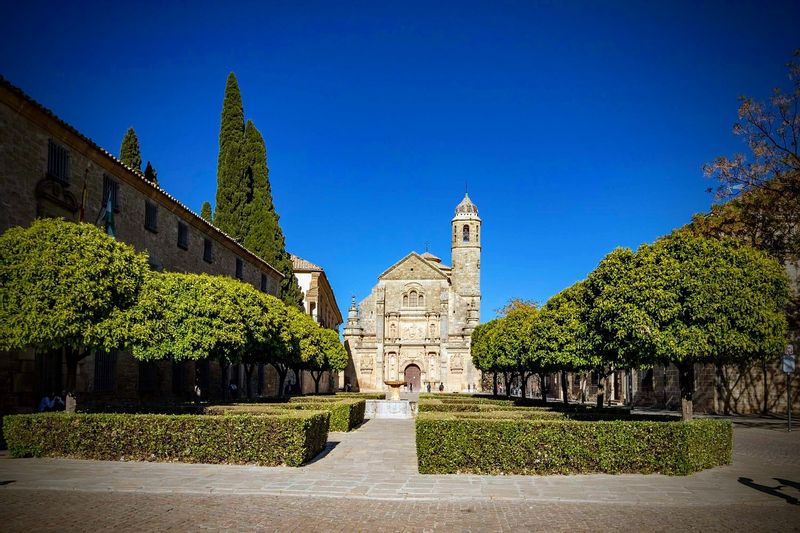 Andalucia Private Tour - Plaza Vázquez de Molina