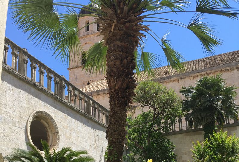 Dubrovnik Private Tour - Franciscan monastery cloister