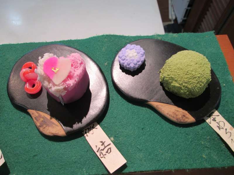 Shimane Private Tour - The original Japanese confectionery served with maccha green tea.