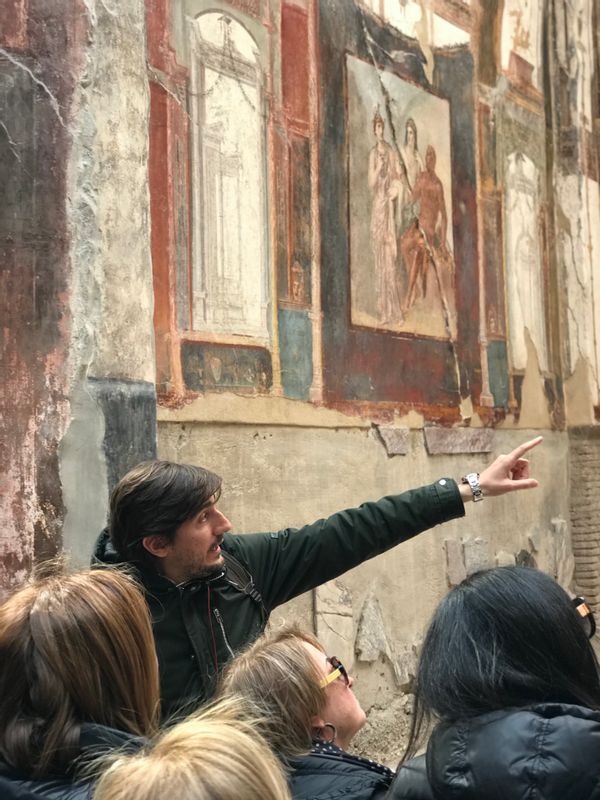 Herculaneum Private Tour - Roberto in the Sacred area dedicated to Augustus