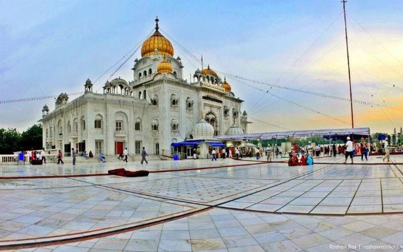 Delhi Private Tour - Sikh temple bangla sahib 