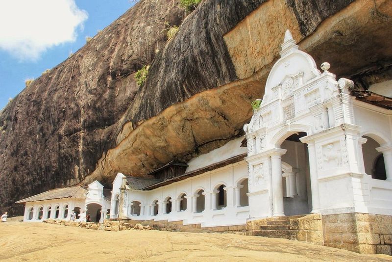 Colombo Private Tour - Cave Temple, Dambulla