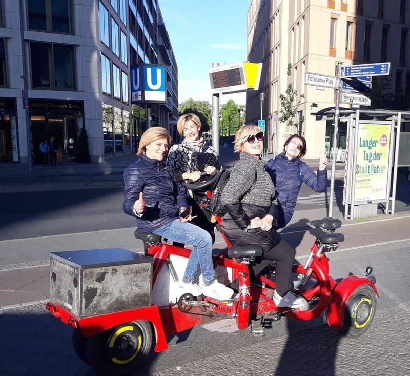 Berlin Private Tour - Friends 