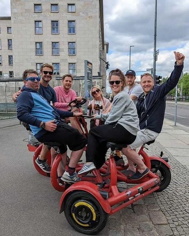 Berlin Private Tour - Friends