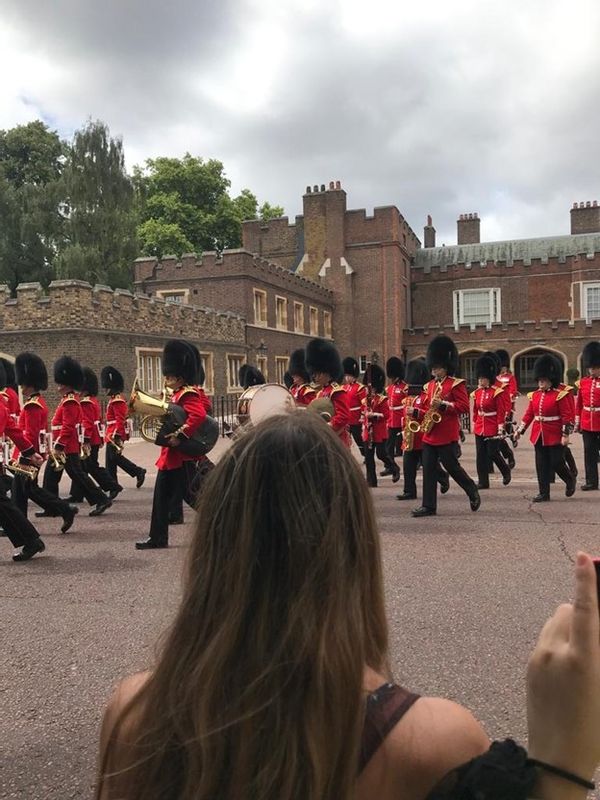 London Private Tour - The King's Footguards