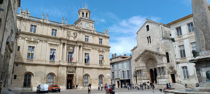 Aix en Provence Private Tour - City Hall square Arles