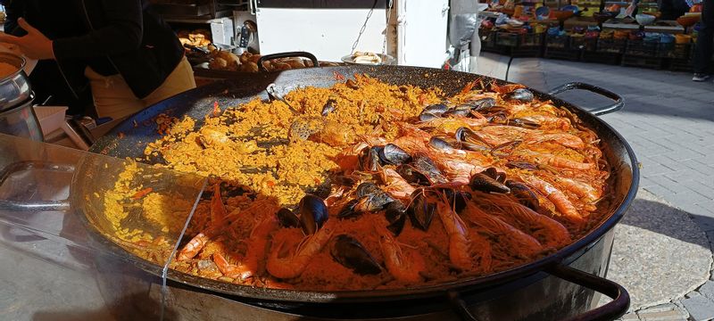 Aix en Provence Private Tour - Market paella