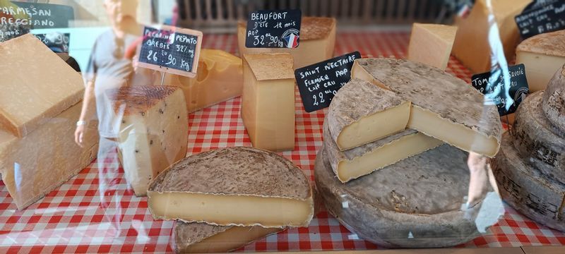 Marseille Private Tour - market