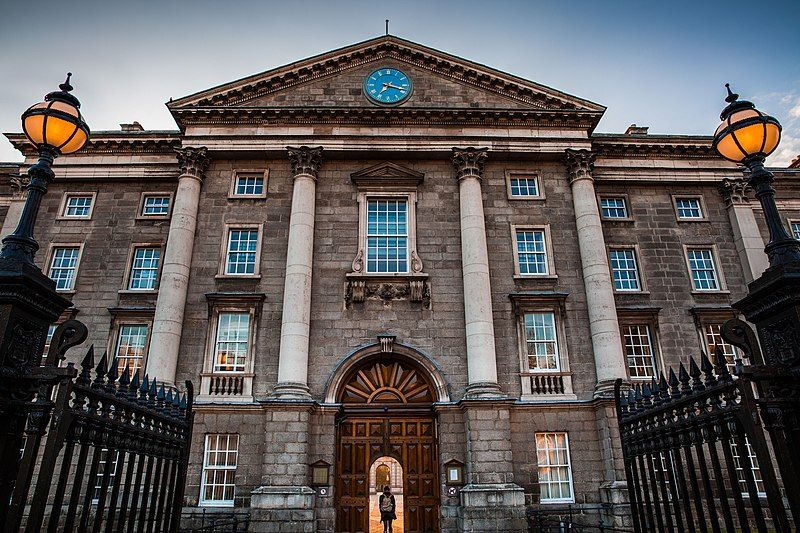 Dublin Private Tour - Trinity College - Front