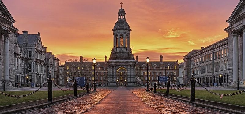 Dublin Private Tour - Trinity College - Inside the Grounds