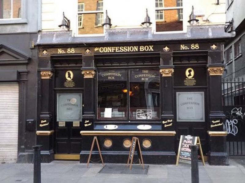 Dublin Private Tour - The Confession Box Pub