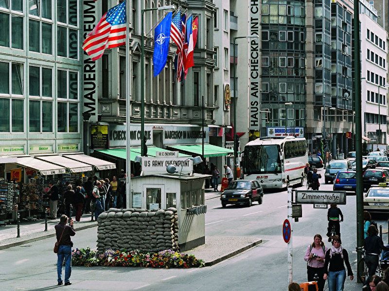 Berlin Private Tour - Check point Charlie 