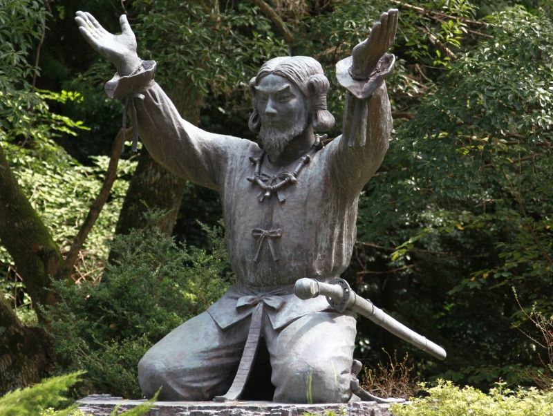 Shimane Private Tour - Izumo Grand Shrine: a statue of the main deity (god) of Izumo Grand Shrine