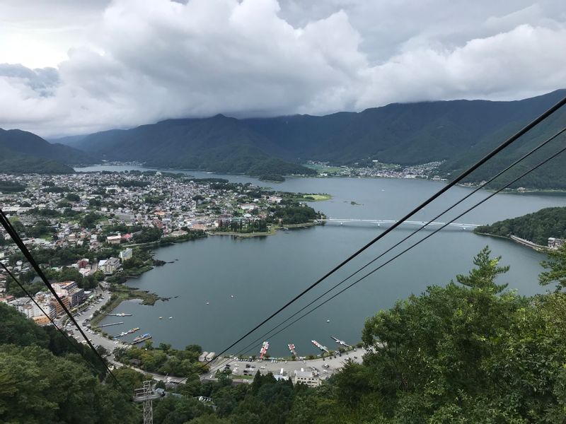 Mount Fuji Private Tour - A side trip by a cable car to Kachi-kachi Yama for a wonderful view of Lake Kawaguchi which constitutes gorgeous combination of beauty with Mt. Fuji