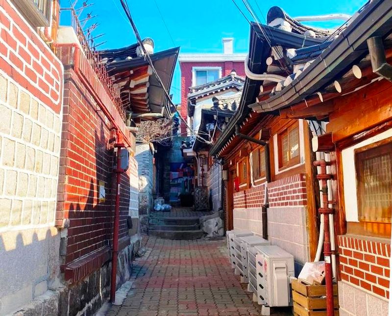 Seoul Private Tour - Bukchon Hanok Village traditional-houses alleyway