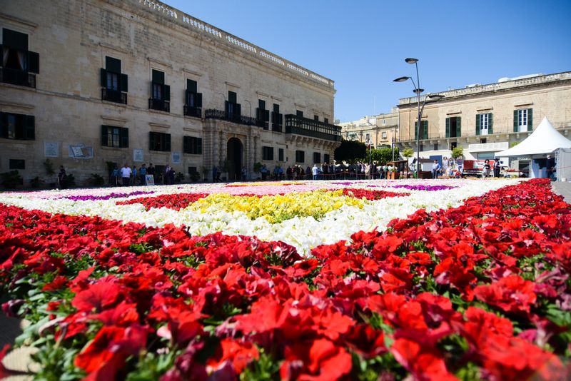 Malta Private Tour - Saint Georges Square