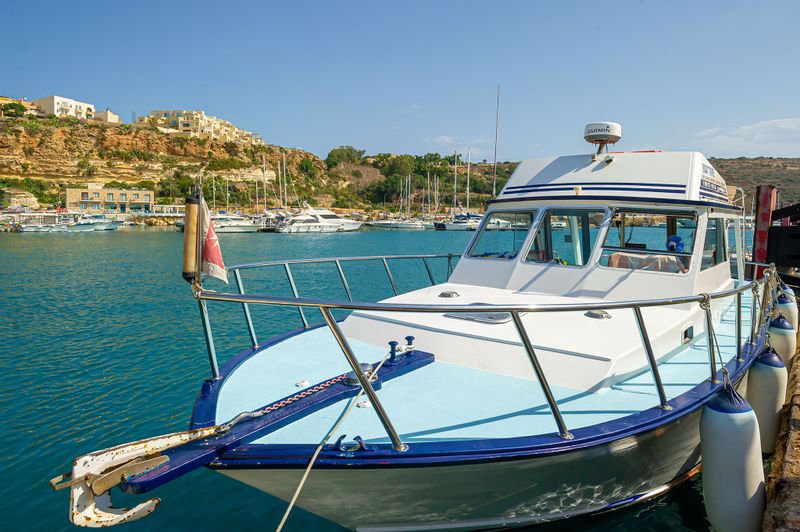 Malta Private Tour - The motor cabin cruiser 'Blue Lagoon' 