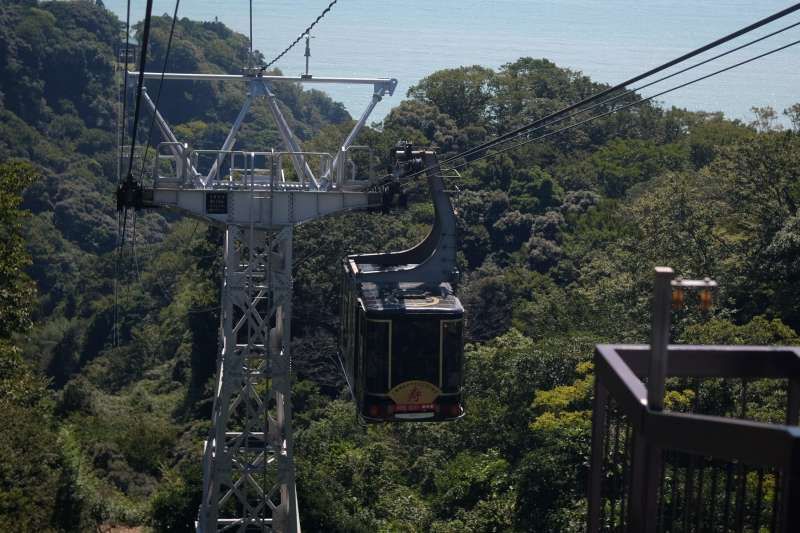 Shimizu Private Tour - A cable car takes us to Kunozan Toshogu Shrine.