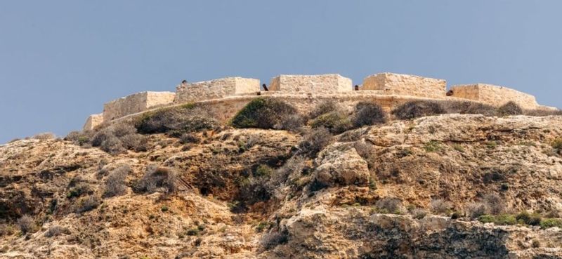 Malta Private Tour - St. Mary's gun battery 