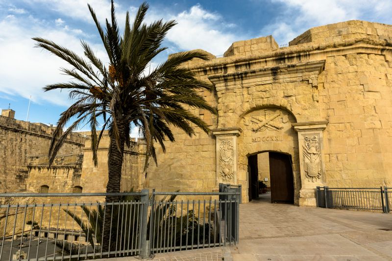 Malta Private Tour - Birgu's Gate