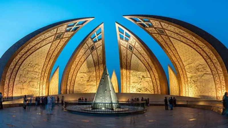 Islamabad Private Tour - Pakistan Monument 