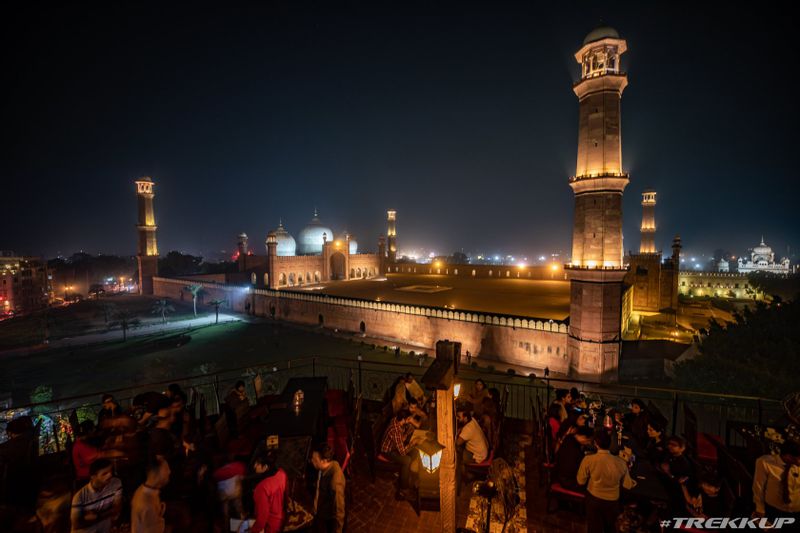 Lahore Private Tour - Night view from Rooftop restaurant 