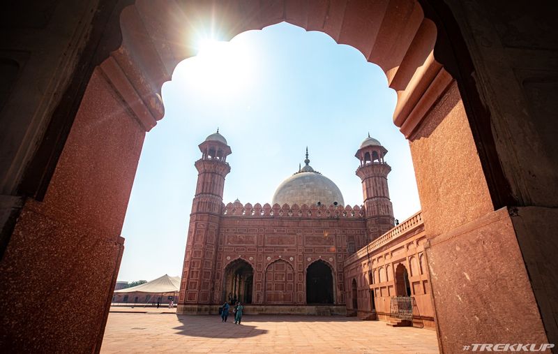 Lahore Private Tour - Badshahi Mosque