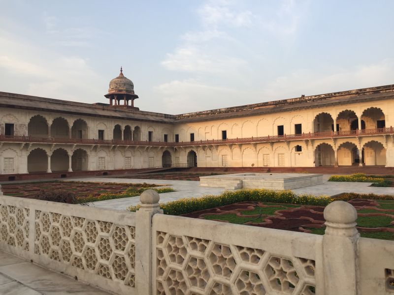 Agra Private Tour - Agra Fort's garden