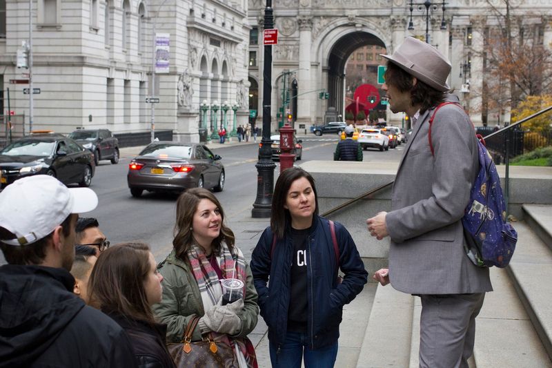 New York Private Tour - Discussing the infamous Tweed Courthouse and City Hall.