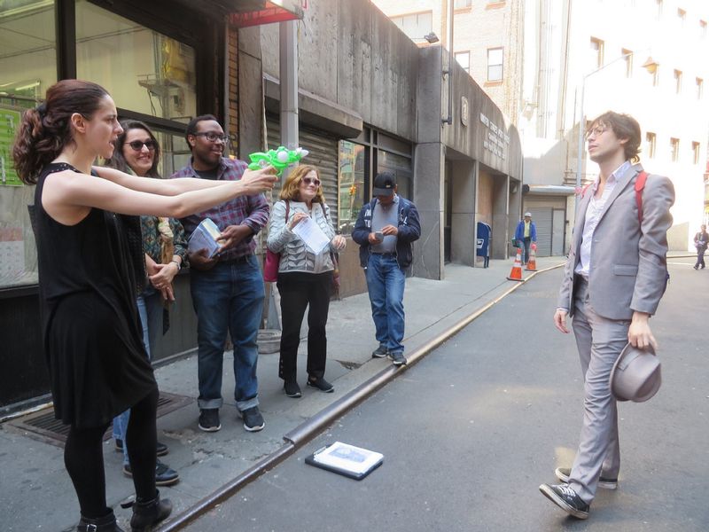 New York Private Tour - Just Jason and Veronica having a friendly chat with our tour guests at the Bloody Angle!