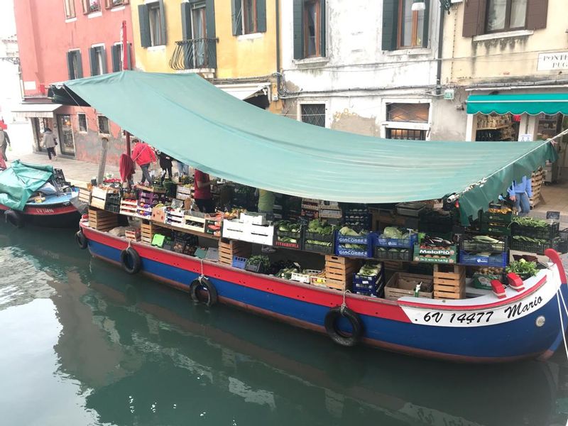 Venice Private Tour - Frutariol al ponte dei pugni