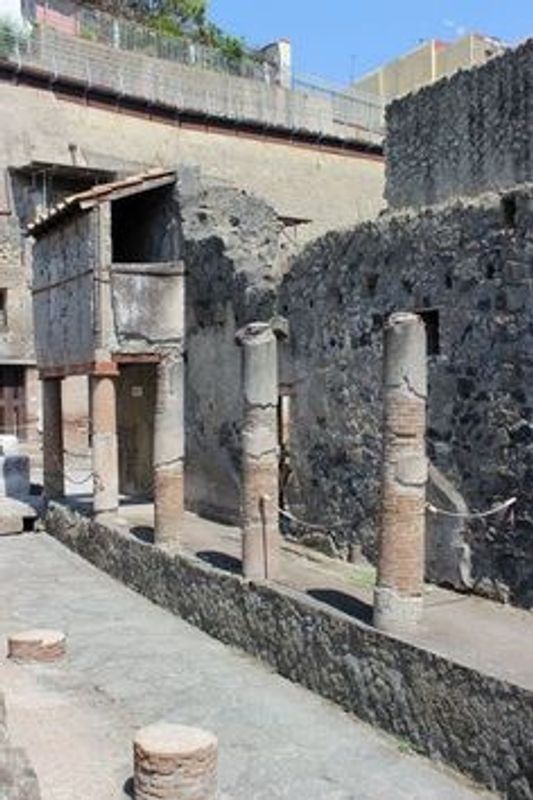 Pompeii Private Tour - herculaneum main street