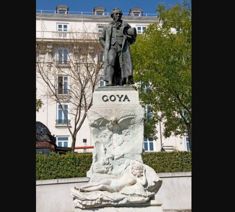 Madrid Private Tour - Goya statue