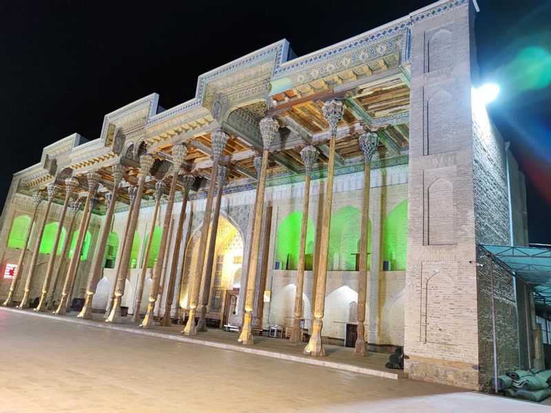 Bukhara Private Tour - columns - a part of Bukhara architecture