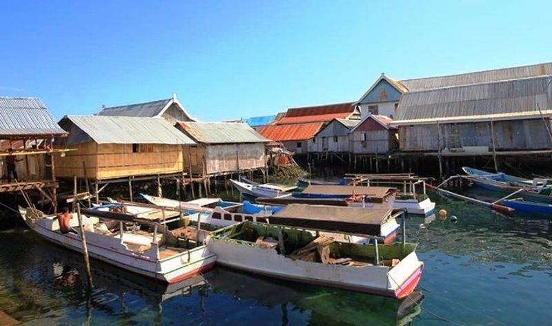 East Nusa Tenggara Private Tour - Wuring fishing village with stilt houses above sea level