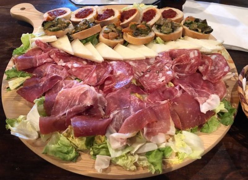 Florence Private Tour - Local coldcuts and cheeses at the wine tasting