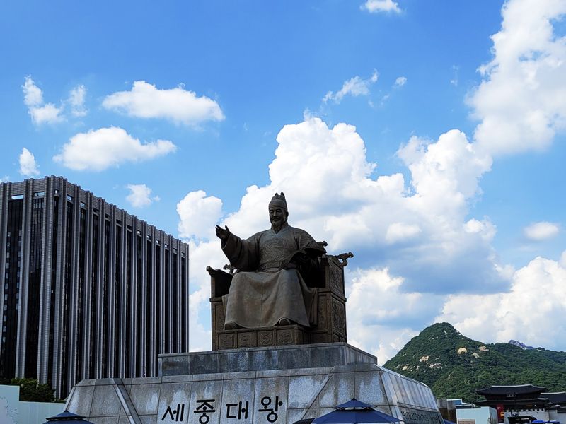 Seoul Private Tour - Gwanghwamun square