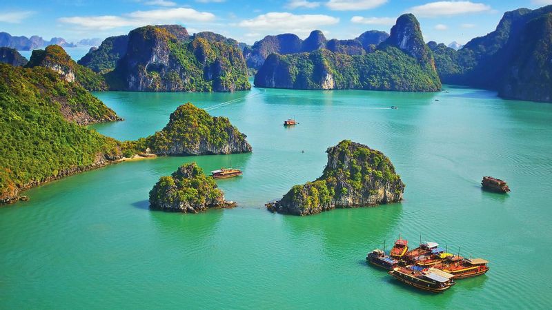 Hanoi Private Tour - halong Bay overview