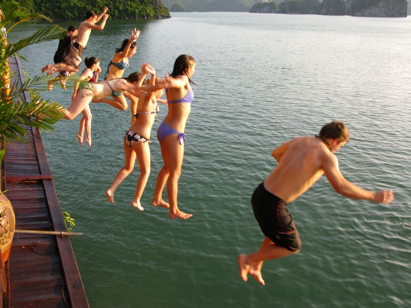 Hanoi Private Tour - Swimming from the Cruise