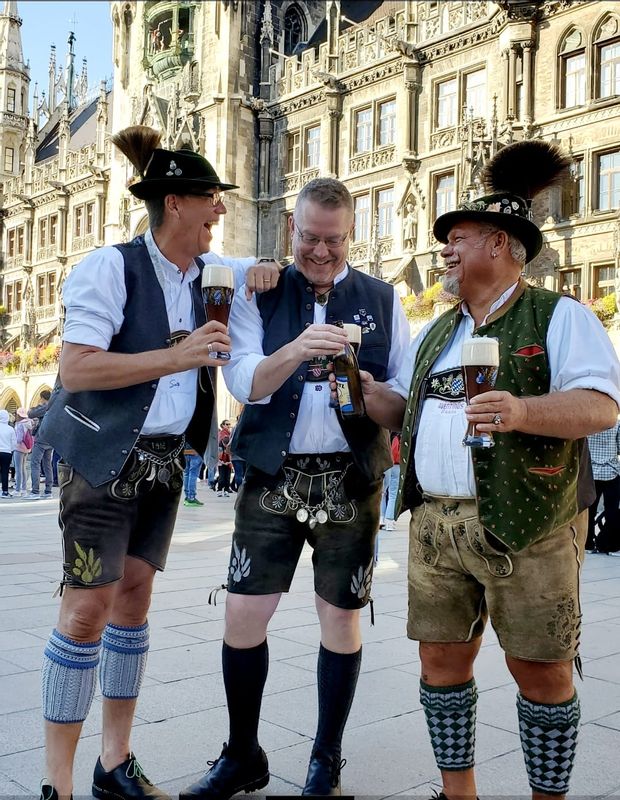 Munich Private Tour - Marienplatz Friends