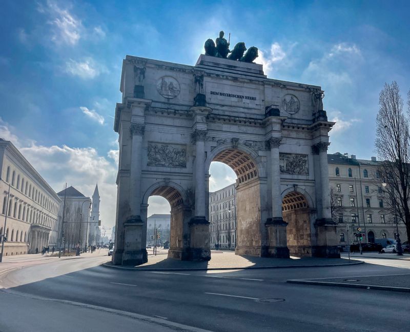 Munich Private Tour - Siegestor