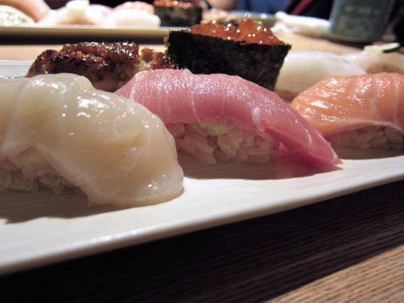 Tokyo Private Tour - Fresh Sushi at Tsukiji fish market