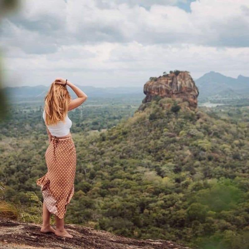 Colombo Private Tour - Sigiriya lion rock 