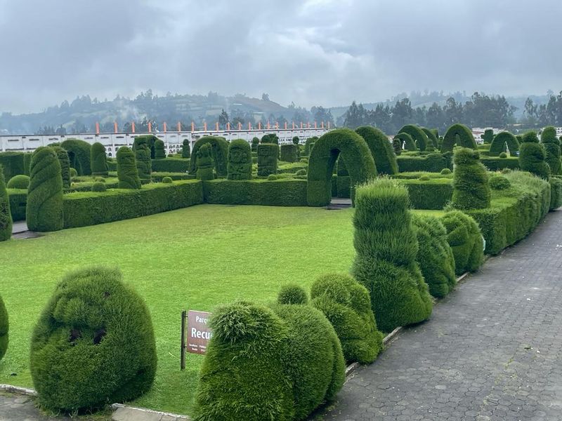 Quito Private Tour - Tulcan Cemetery 2