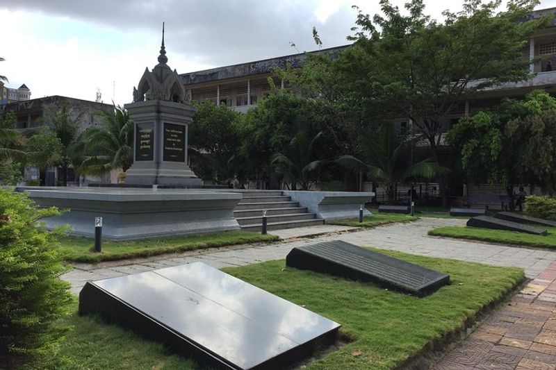 Phnom Penh Private Tour - Toul Sleng