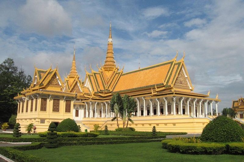 Phnom Penh Private Tour - Royal Palace