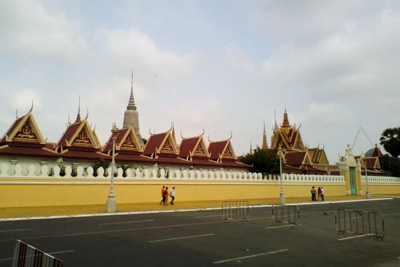 Phnom Penh Private Tour - Royal Palace