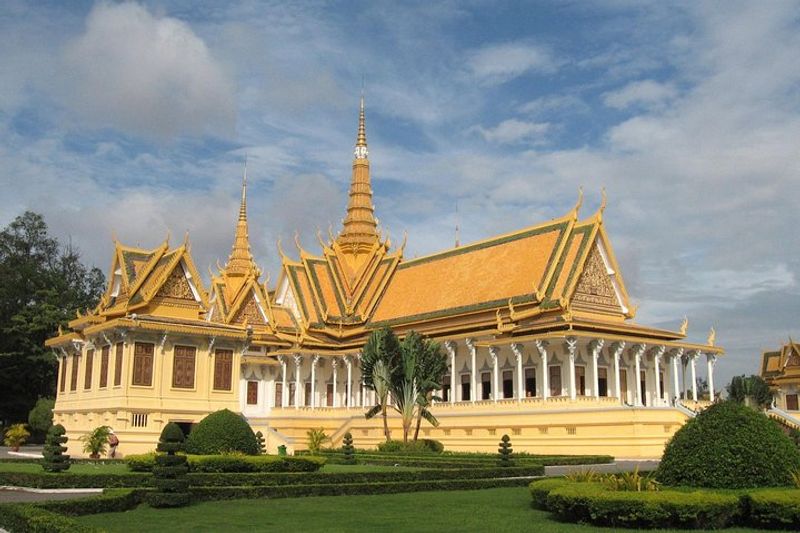 Phnom Penh Private Tour - Royal Palace