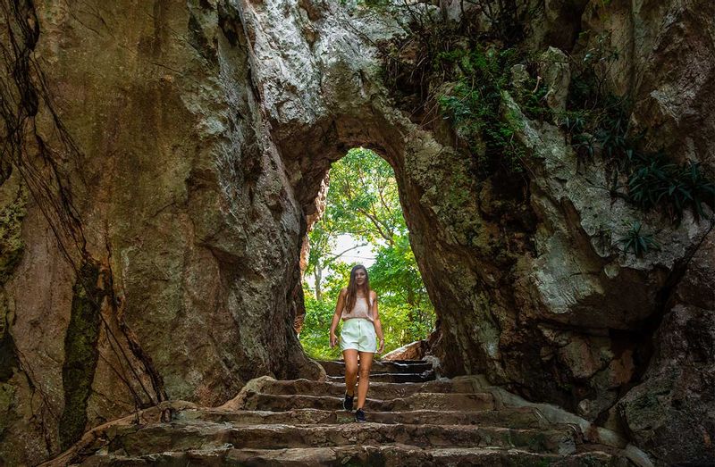 Da Nang Private Tour - way to the pagoda